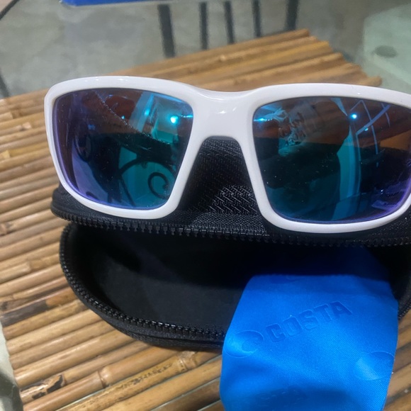 Costa Del Mar polarized 580 glass lens sunglasses - Picture 2 of 4